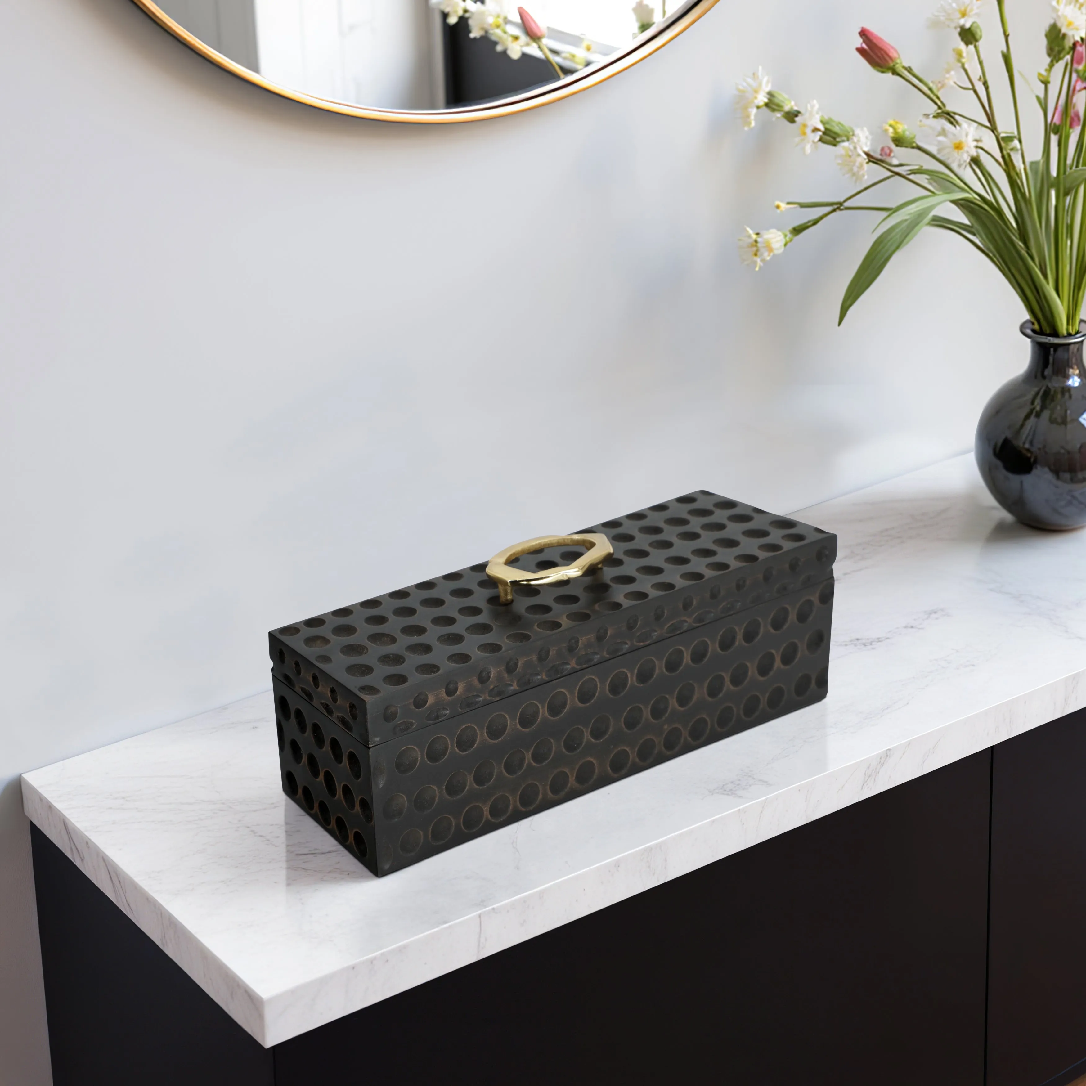 18" Griffon Black Wood Box