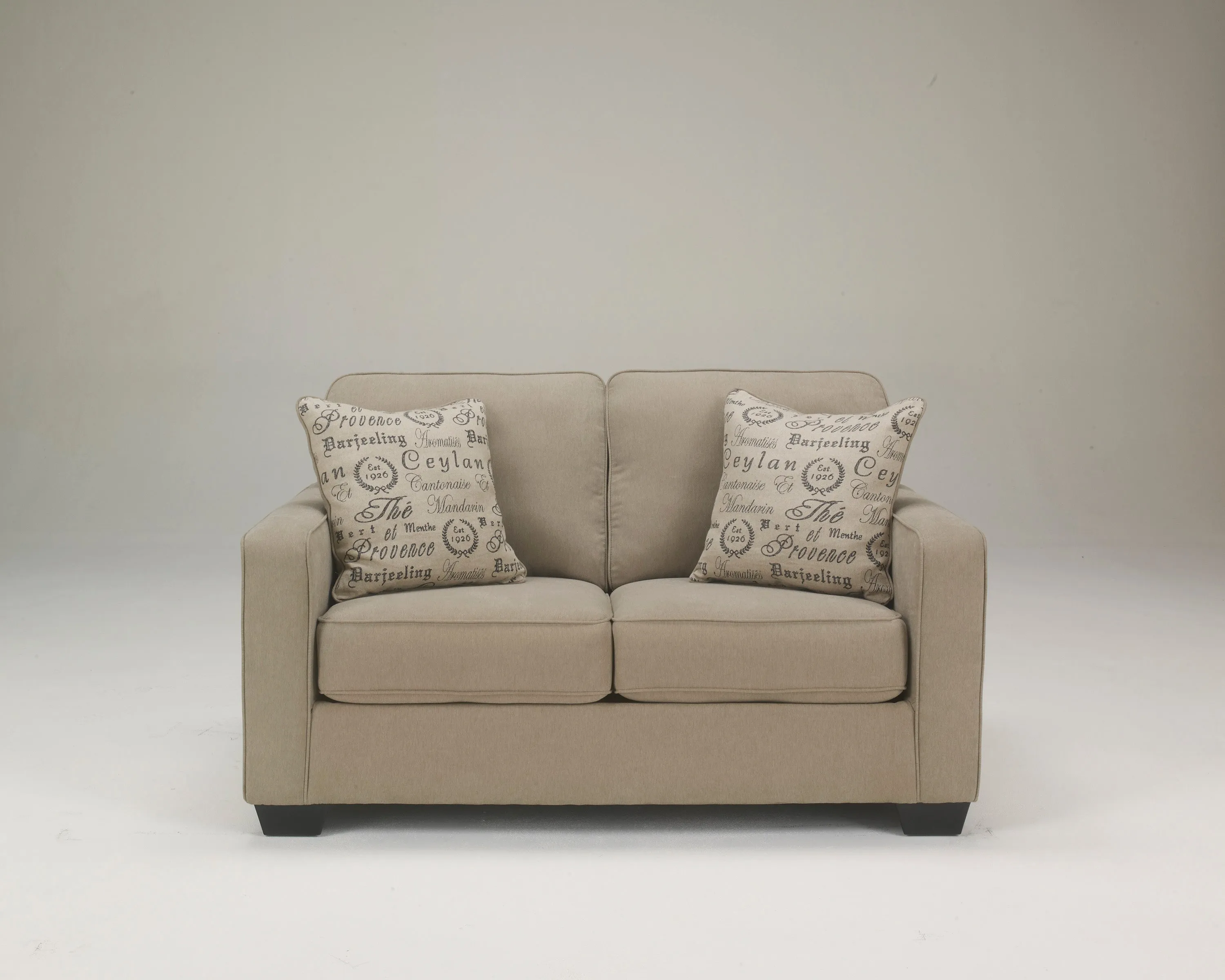 Alenya loveseat