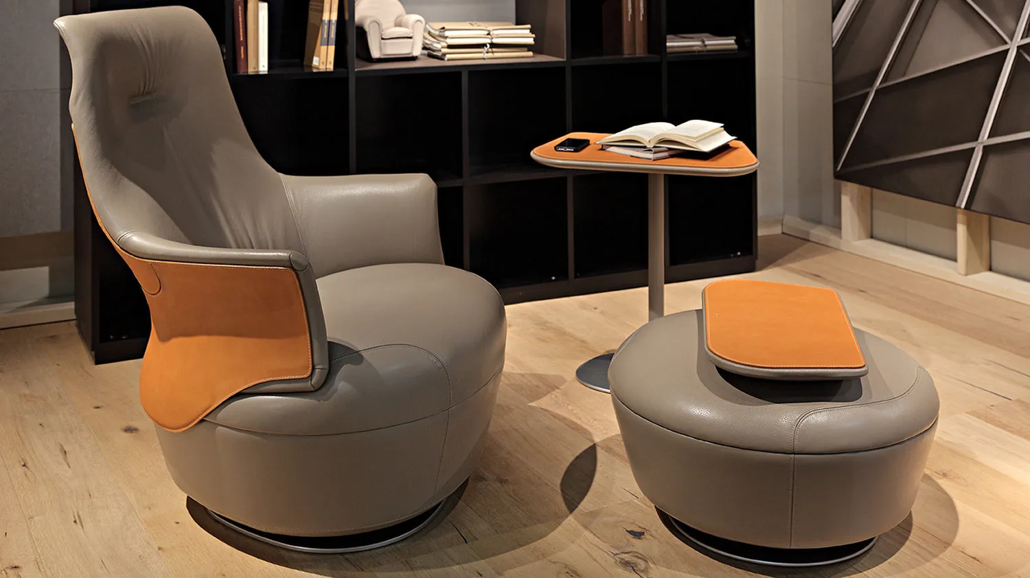 Assaya Armchair