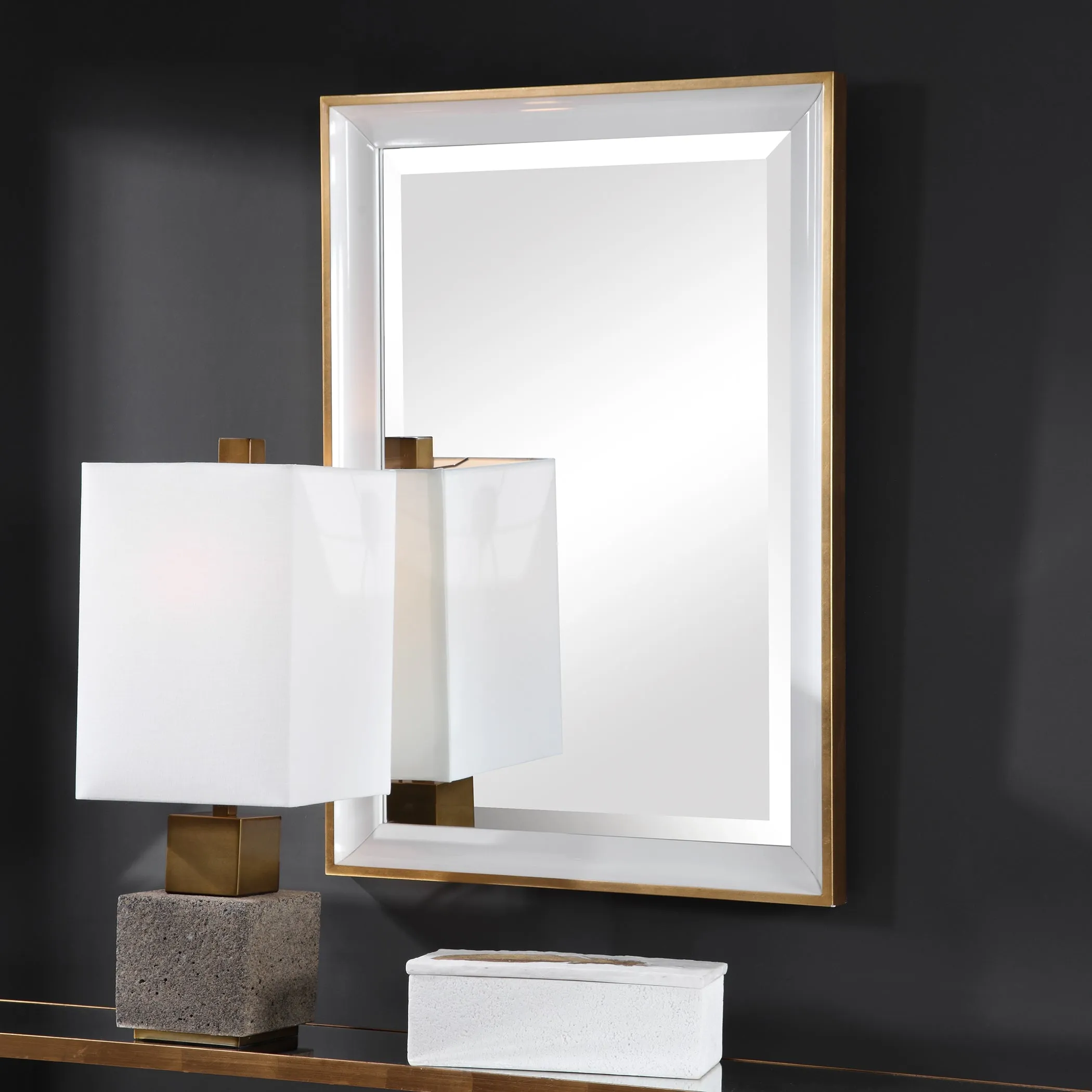 Gema Mirror