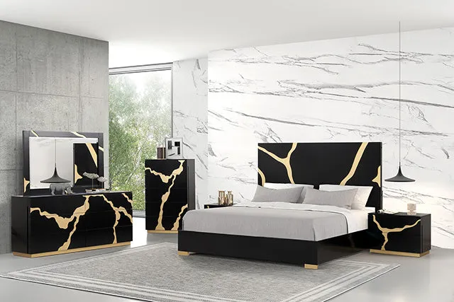 Goldsberg Queen Bed
