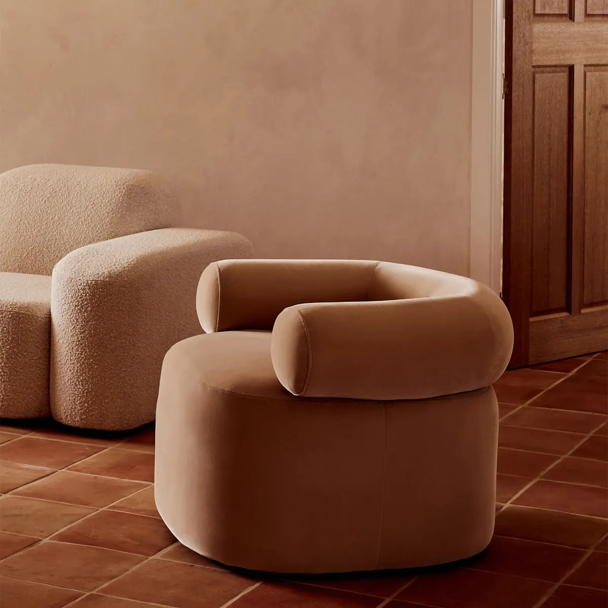 Huggy Swivel Armchair (Malibu)