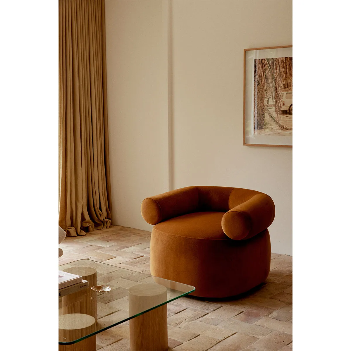 Huggy Swivel Armchair (Malibu)