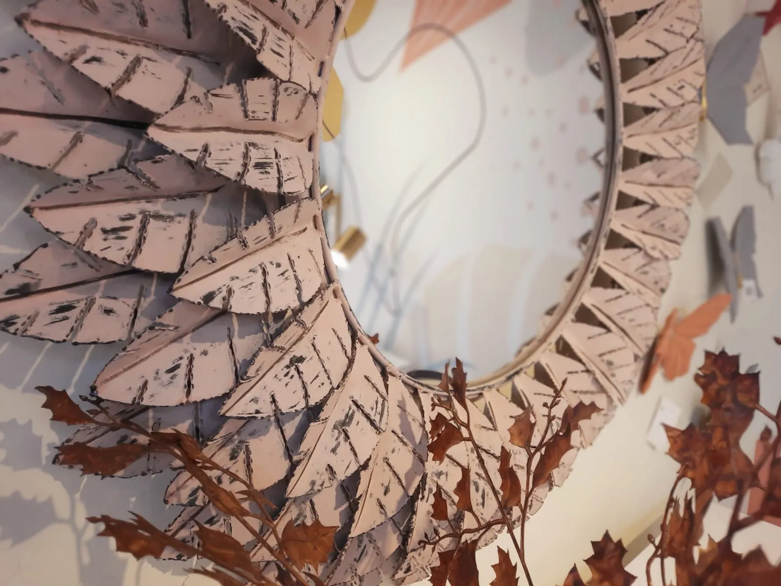 LEAF PINK DISTRESSED MIRROR