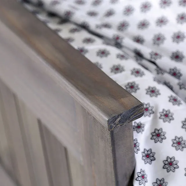 Rockwall Bed