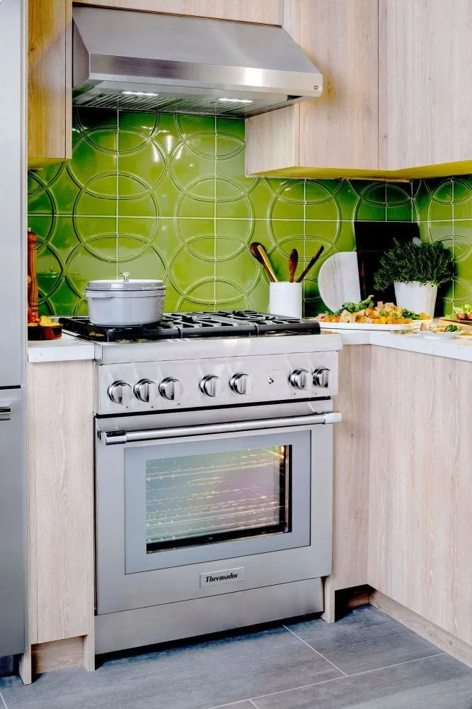 Thermador HMWB36WS 36-Inch Masterpiece?Low-Profile Wall Hood With 600 Cfm