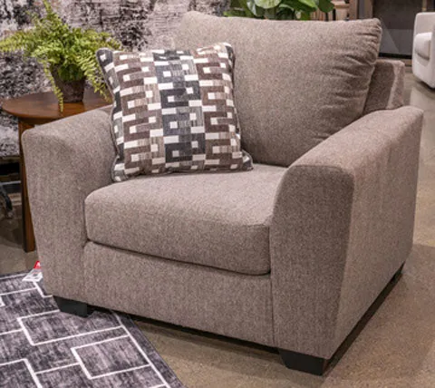 Triston-Peaks Oversized Chair